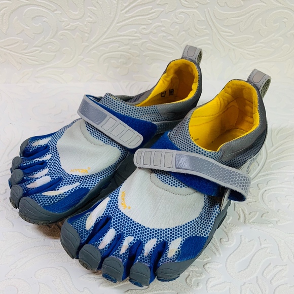 vibram five finger shoes